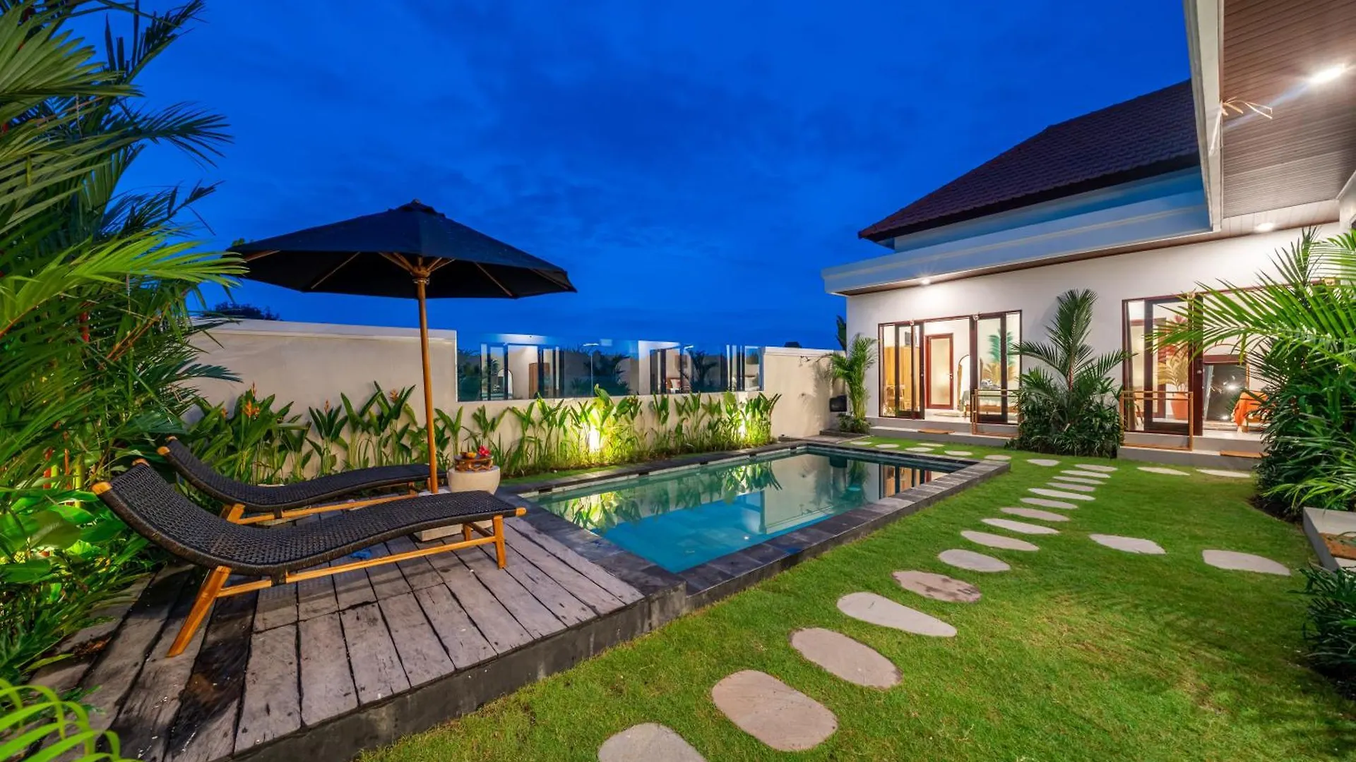 Stunning 4-Bedroom Villa With Breathtaking Ricefield Views - Your Ultimate Bali Getaway Awaits! Kerobokan  0*, Kerobokan (Bali) Indonesia